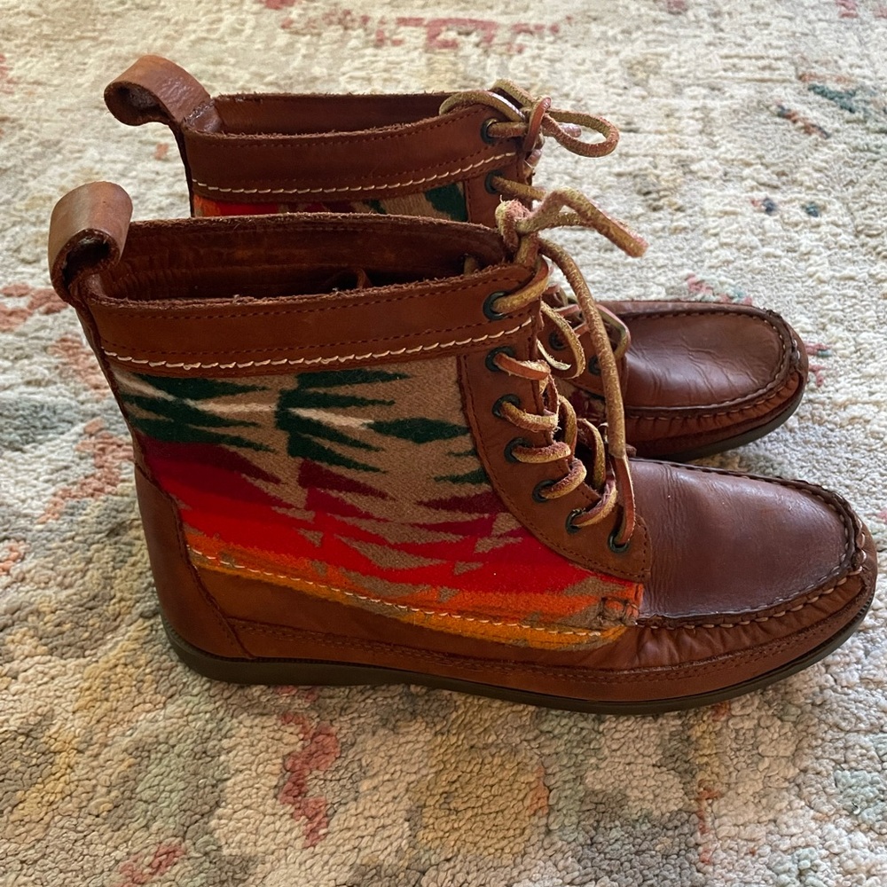 2568 Samosa Brown Pendleton Wool Southwest Print Lace-Up Moc-toe Boots Sz W 9